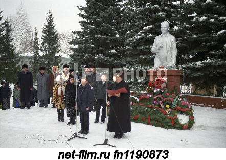 Выступление школьников города Мамадыш во время открытия памятника татарскому писателю и...