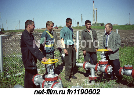 Employees of the oil and gas production department "Leninogorskneft" during work.