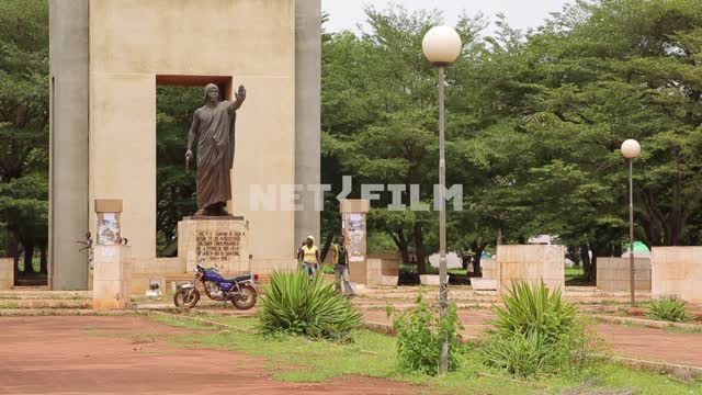 Памятник королю Дагомеи Беханзину Памятник, Дагомея, Беханзин, Африка. Архитектура, памятники