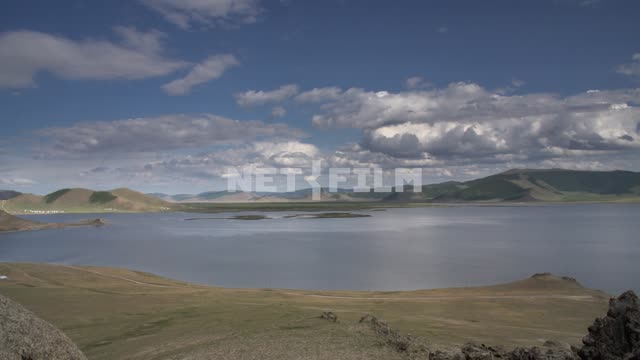 Озеро в монгольской степи, летящие облака Монголия, Азия, степь, пейзаж, природа, озеро, природа,...