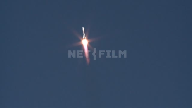The Soyuz rocket flying in the blue sky Rocket
Start
Start
Union
Spaceport
Baikonur
Space
Astronaut