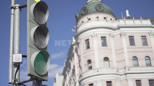 Traffic light operation for cars, green and red lights.
Side view quarantine, virus, coronavirus,...