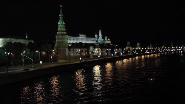 Ночной вид на Кремль Кремль, Москва-река, набережная, автомобили, фонари, подсветка, башни,...