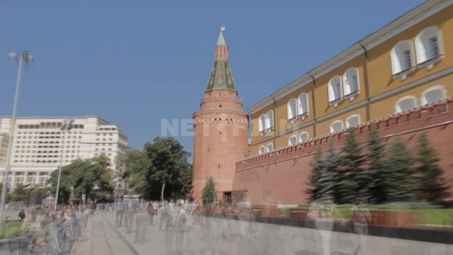 Вид на кремлевскую стену и здание арсенала Кремлевская стена, арсенал, Угловая Арсенальная...
