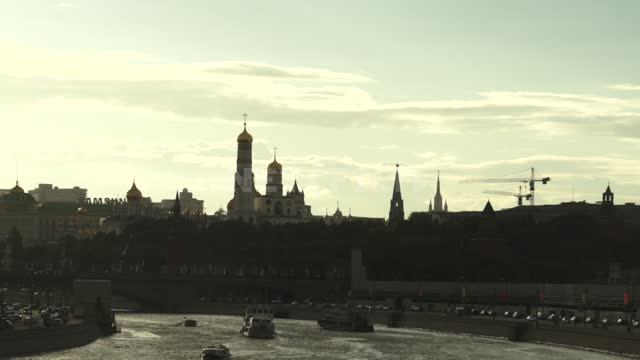 Вид на Кремль со стороны Москва-реки Лето, вечер, Кремль, река