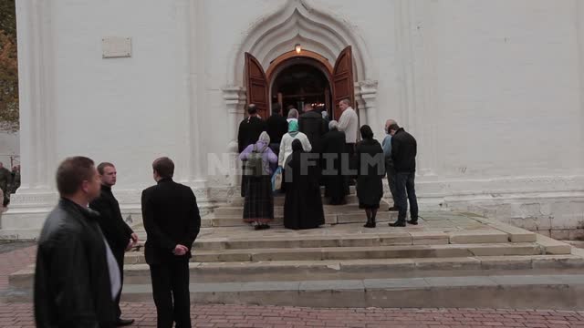 Trinity-Sergius Lavra, Holy Trinity Cathedral, queue at the entrance Trinity-Sergius Lavra,...