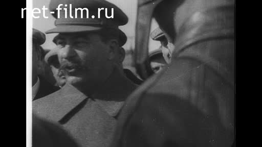 Footage At the Moscow airfield. (1935)