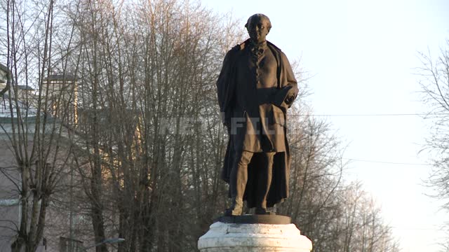 Monument to M. V. Lomonosov in Severodvinsk, winter The monument to Lomonosov, the Severodvinsk