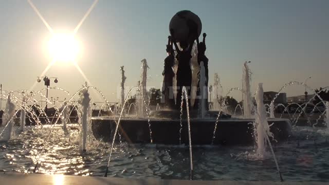 На Олимпийской набережной фонтан "Дружба народов" Олимпийская, набережная, фонтан, "Дружба...