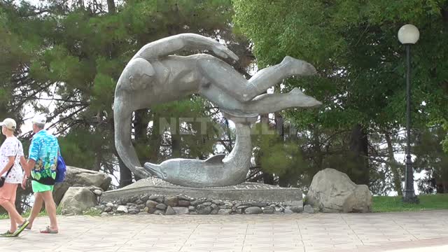 Памятник "Пловец и дельфин" отдых, отпуск, море, турист, памятник, пловец, дельфин