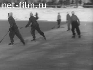 Footage Ice rinks opened in Moscow. (1942)