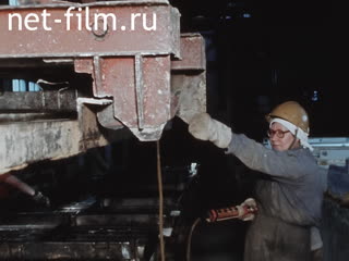 Footage In the workshops of concrete products. (1990)
