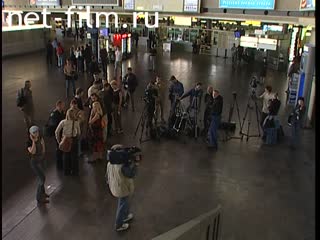 Footage Journalists and cameramen waiting for movie stars at Sheremetyevo Airport, MIFF XXV. (2003)