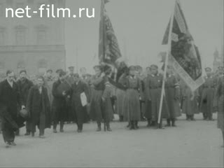 Footage Presentation Putilov workers banner Pavlovsky Regiment. (1917)