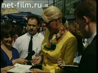 Footage Brigitte Nielsen signing autographs XX MIFF. (1997)