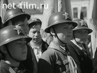 Newsreel Friendship of Nations 1941 № 17 Long live May 1 - Combat review of the revolutionary forces of the working class