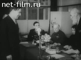 Footage Awarding the Stalin prizes of Soviet science. (1941)