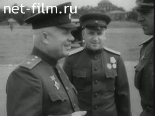 Сюжеты Генерал Ватутин Н.Ф. и Хрущев Н.С. на аэродроме. (1943)