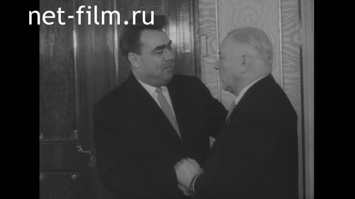 Footage Li Brezhnev presents awards. (1960)