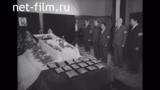 Сюжеты Похороны поэта Мулдагалиева Джубана. (1988)