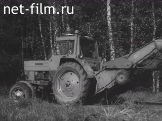 Film Machines for harvesting potatoes.. (1985)