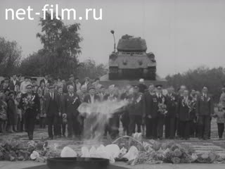 Фильм На Курской дуге.. (1983)
