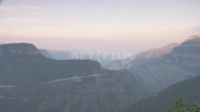 Панорамный вид гор Армении. Природа.
Горы.
Деревья.
Облака.
Утро.